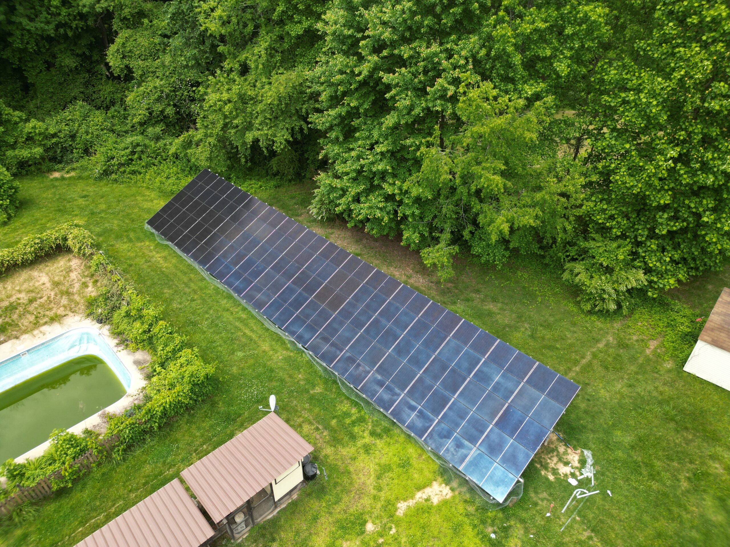 grounded solar panels